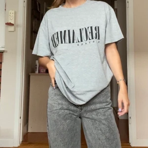 Reclamied vintage tröja  - Säljer denna snygga tröja köpt från Asos! Har varit en personlig favorit men används inte längre. Skriv om du är intresserad!