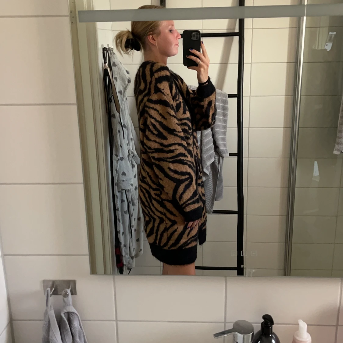 Mysig brun/svart kosfta - 90