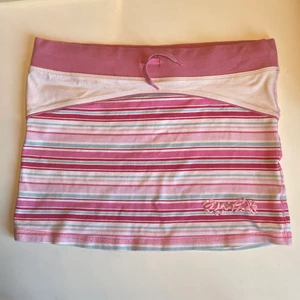 Tennis kjol  - Söt liten mini tennis kjol med fina detaljer och rhinestones!