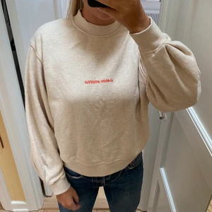 Tröja från Carin Wester  - Säljer denna fina tröja från Carin Wester. Köpt för 500kr men säljer för 200kr (använd 1 gång). Supersnygg och i storlek S. Hoppas någon är intresserad kram <3