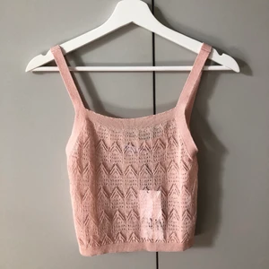 Rosa linne - Säljer detta linne från Zara som är helt oanvänt! Frakt tillkommer