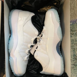 Jordan 11 Legend Blue - helt nya