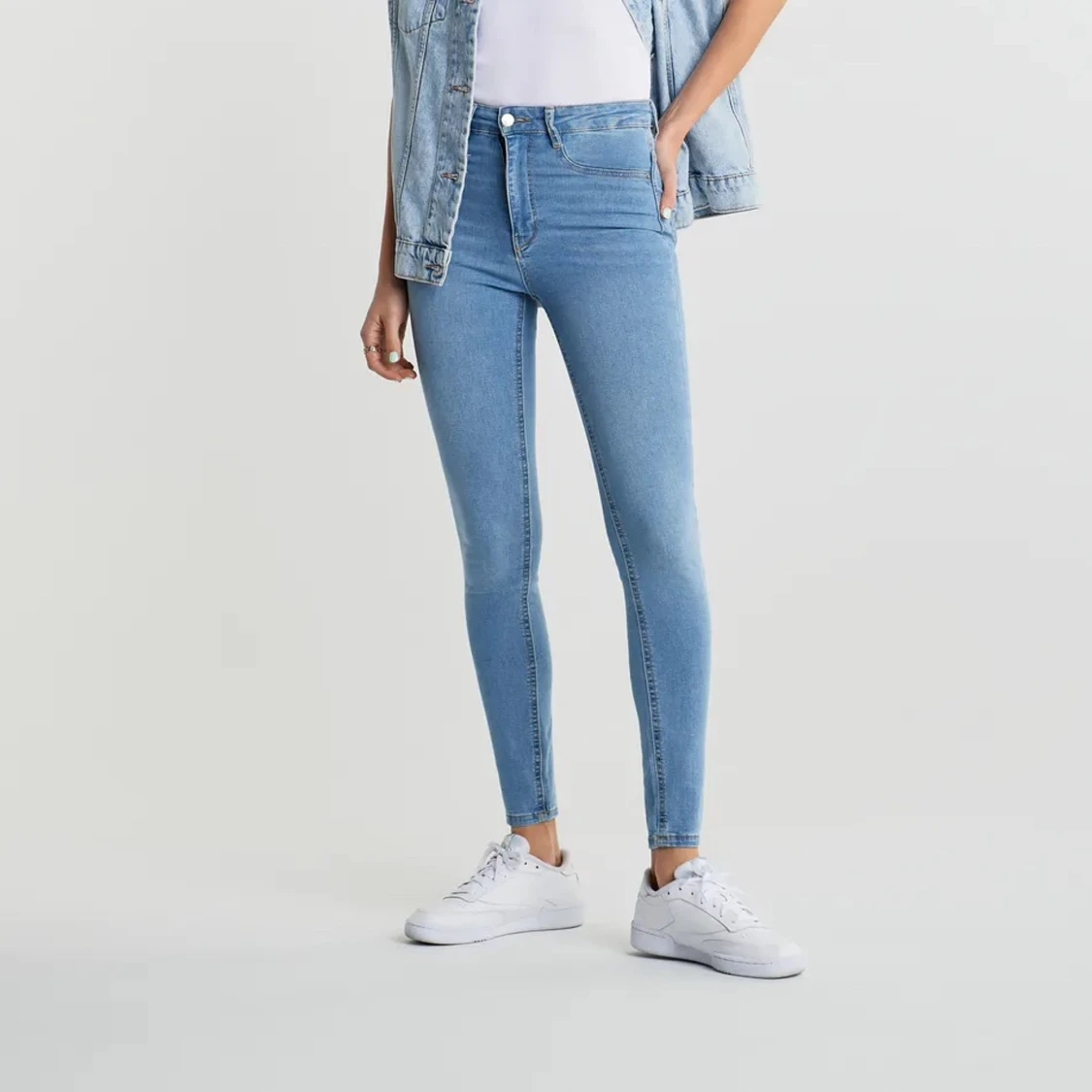 ljusblåa molly jeans