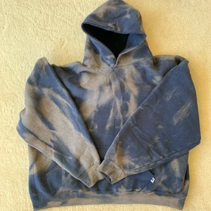 Vintage Russell blank - Sunfaded unikt plagg, se hål på ryggen