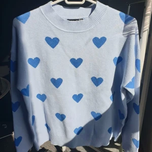 stickad tröja - super fin tröja från shein som aldrig har kommit till andvändning, köparen står för frakt!!