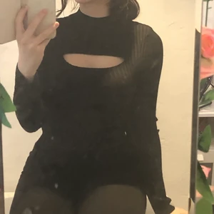 Svart tröja från ginatricot - En snygg tröja från gina som jag fick i present. Har dock inte fått någon användning för den. Den är i ett helt nytt skick! Köparen står för frakt ❣️❣️