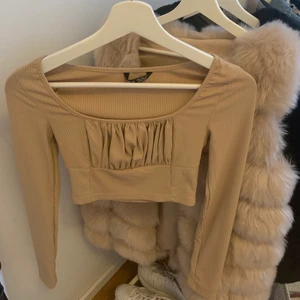 Croppad topp xs - Jätte fin topp som tyvärr är för liten på mig