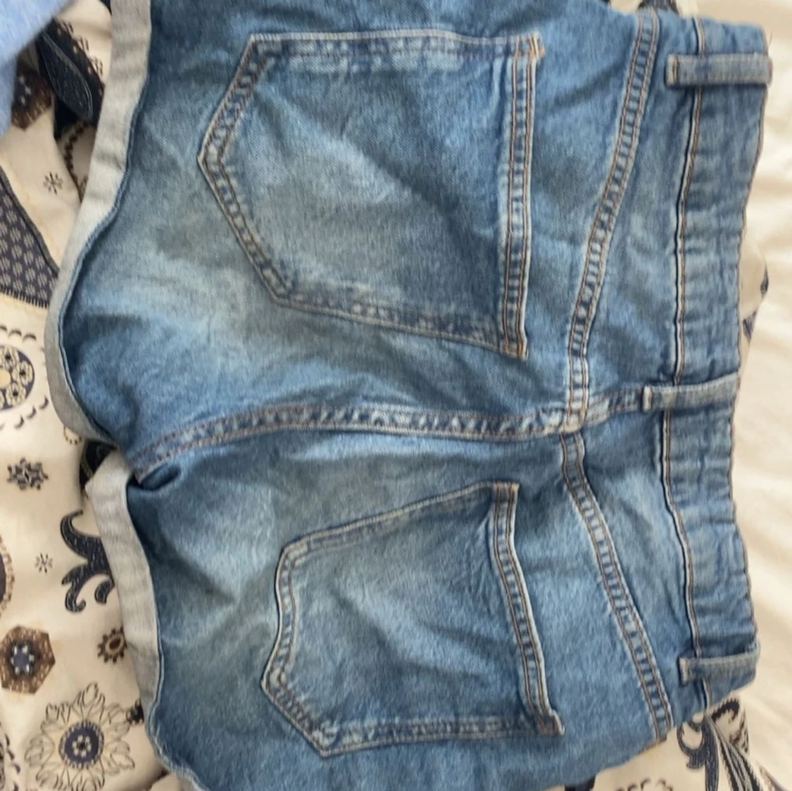 Blå jeansshorts från Lindex - 1