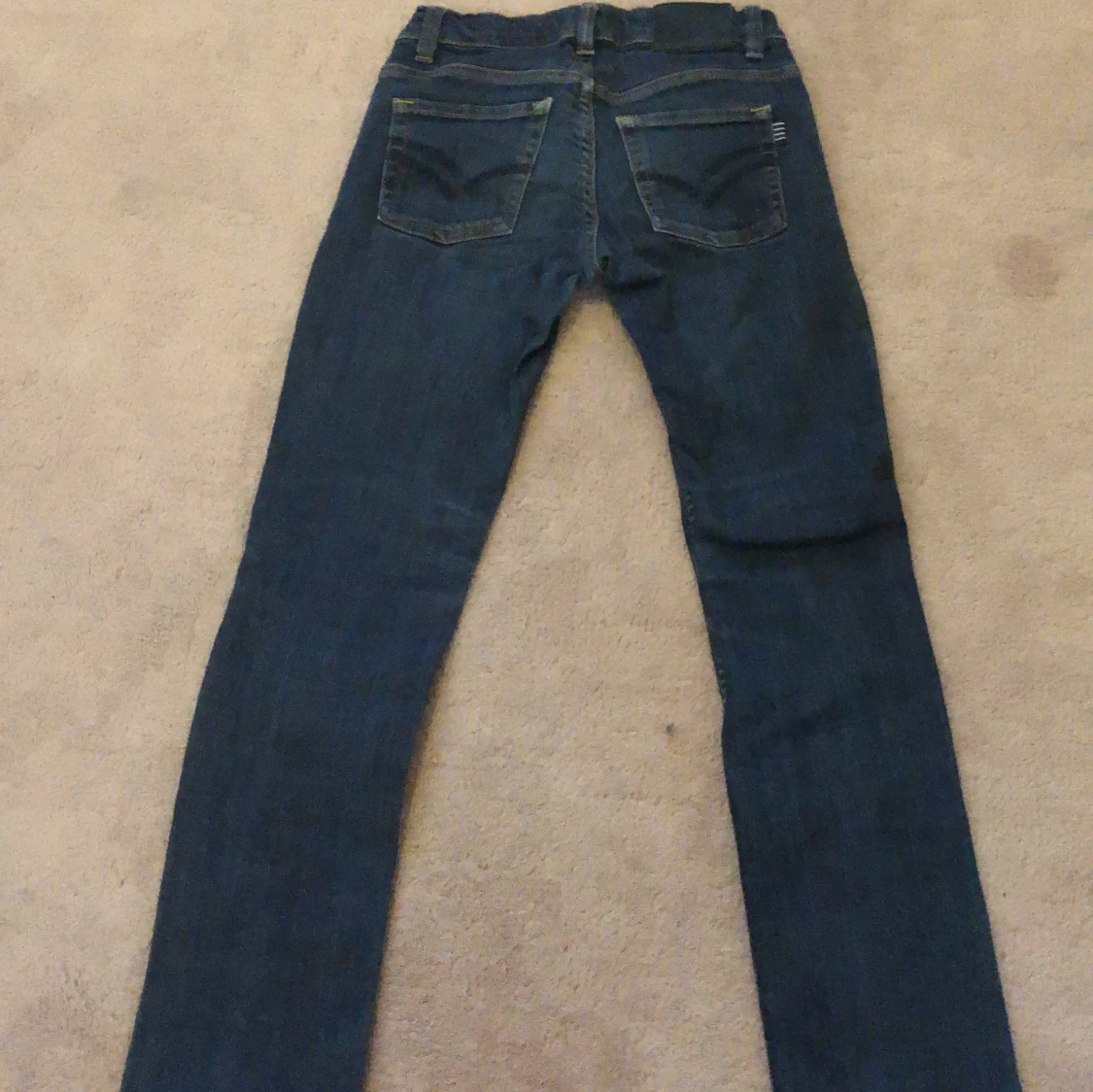 Mörkblå jeansbyxor från Polarn O. Pyret - 1