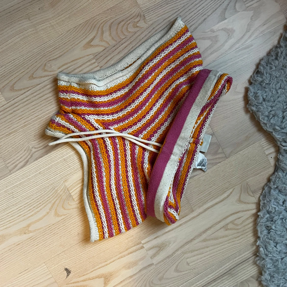 Randiga stickade shorts  - 2