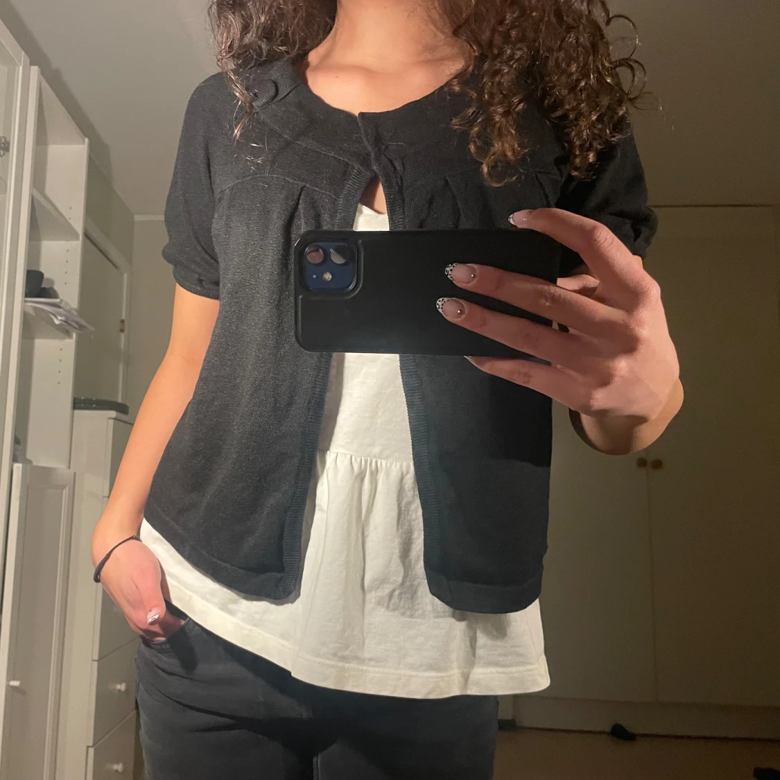 Svart kofta med kort ärm - 1