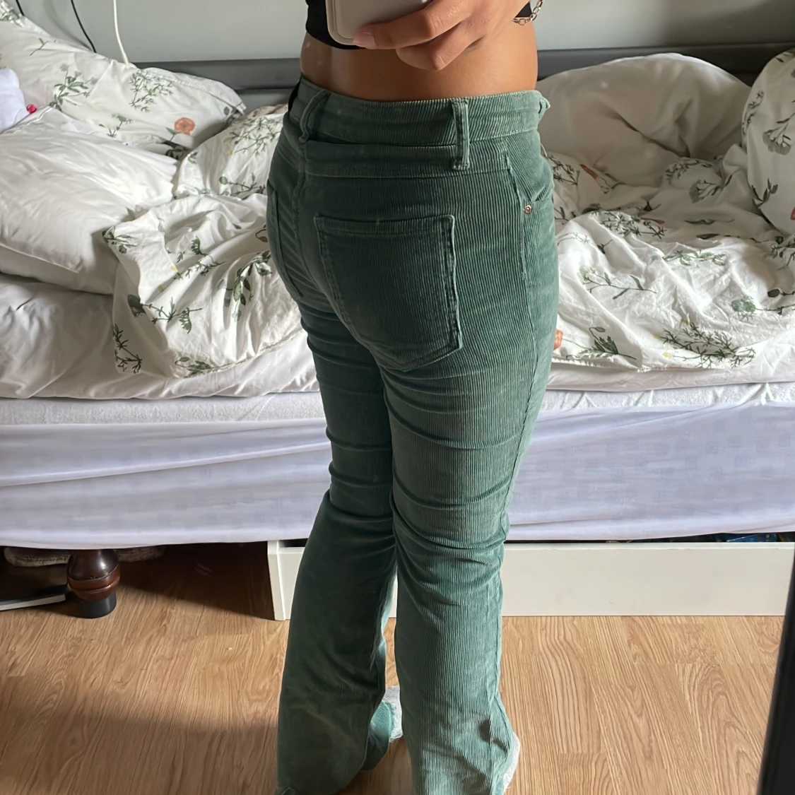 Gröna bootcut byxor - 1