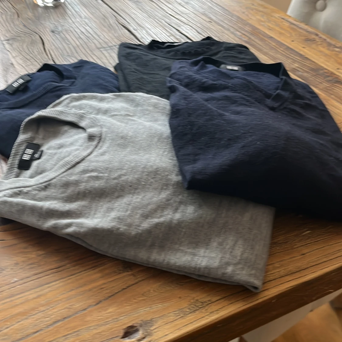 Fyra långärmade tröjor från Uniqlo - 2