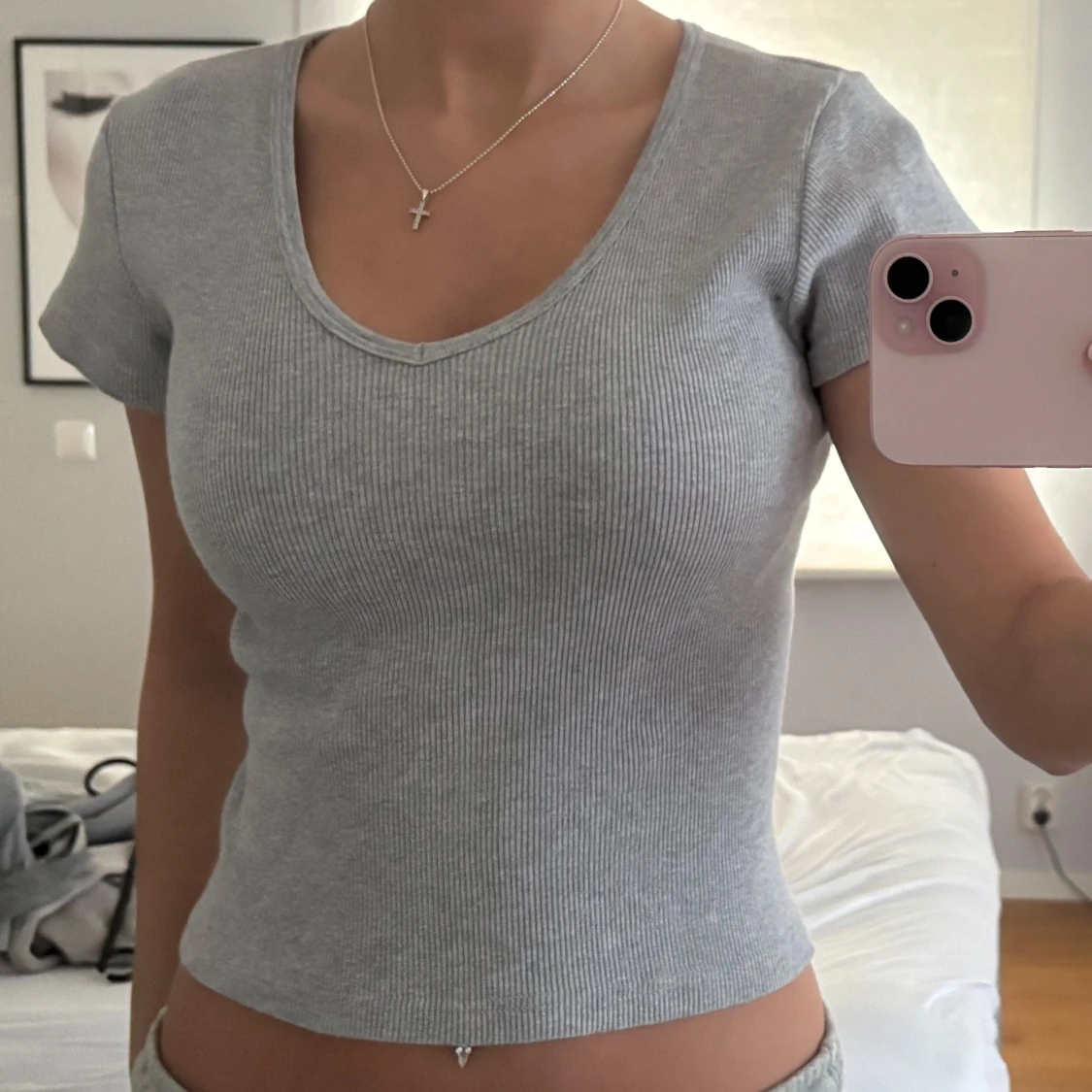 Ljusgrå ribbad croppad t-shirt - 1