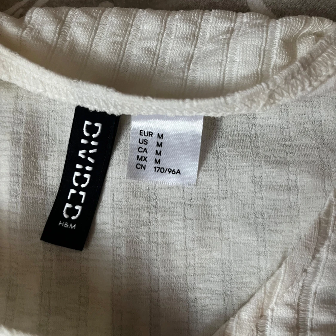 Vit ribbad kofta från H&M Divided - 2