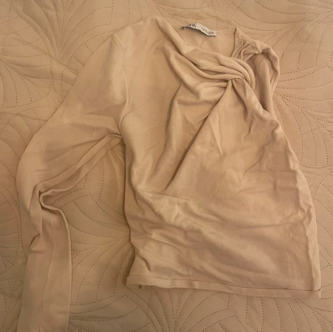 Beige omlottopp från Zara