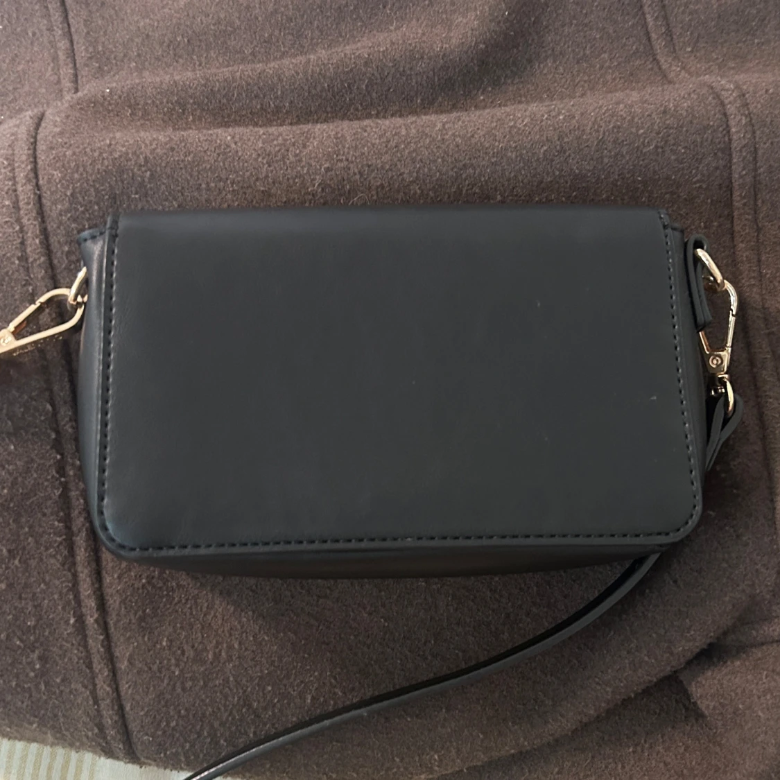 Svart axelväska från Valentino - 1