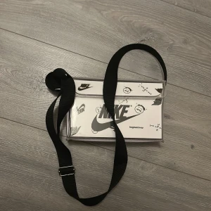 Nike vätska - Dm om frågor/bilder