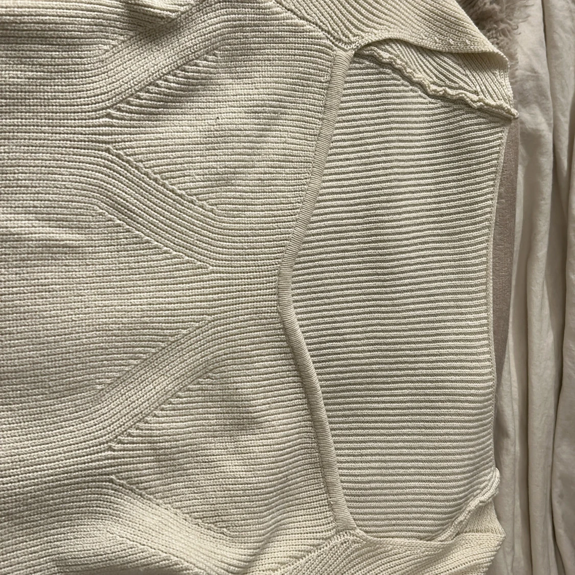 Ribbad vit långärmad topp - 2