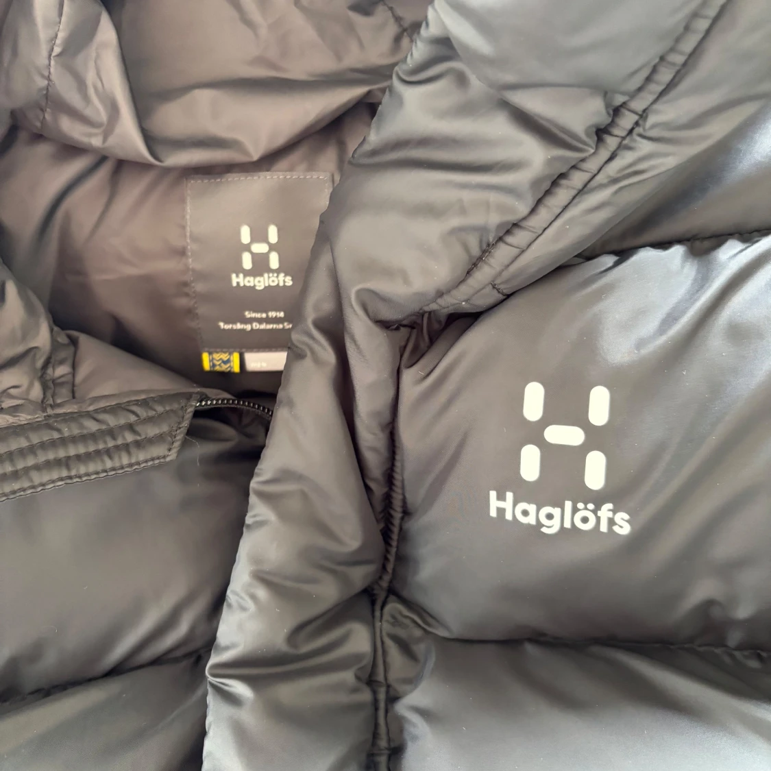 Svart dunjacka från Haglöfs - 1