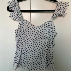 Mönstrat linne - Mönstrat linne från H&M strl XS. Använd några gånger