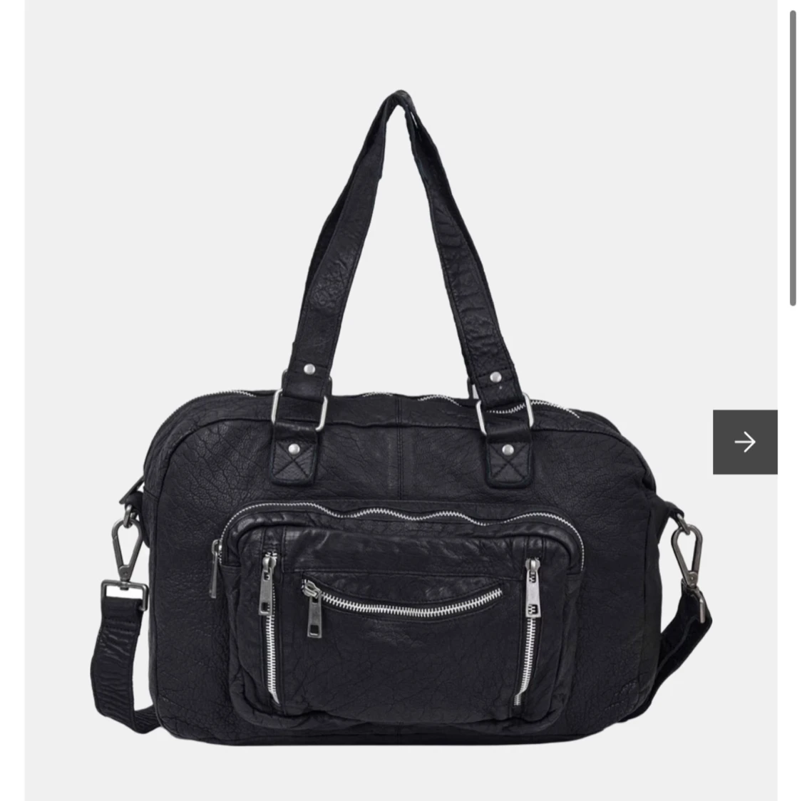 Svart axelväska från Núnoo i skinn