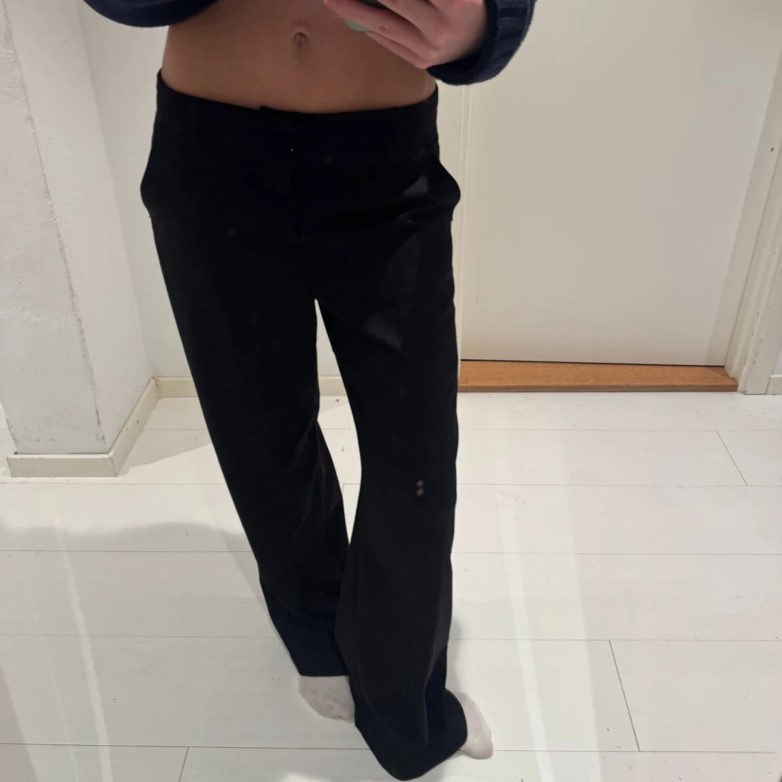 Svarta vida kostymbyxor - 2