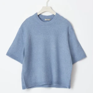 Stickad t-shirt  - Så fin! Nyskick