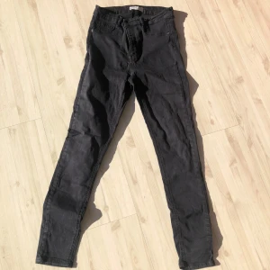 Svarta jeans - Svarta jeans 