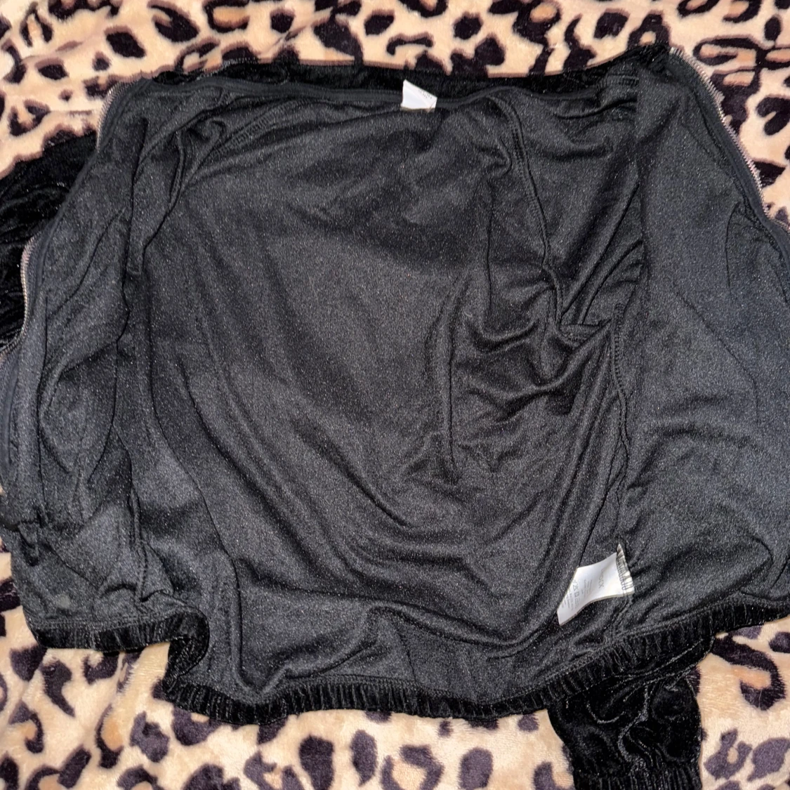 Svart sammet kofta med dragkedja - 2