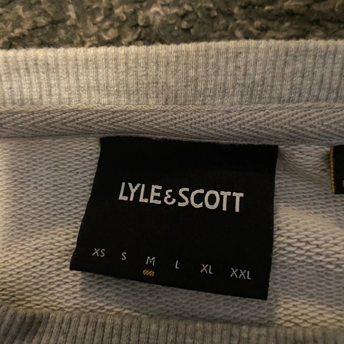 Grå tröja från Lyle & Scott - 1