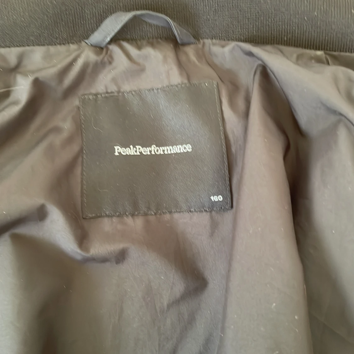 Svart jacka från Peak Performance - 3