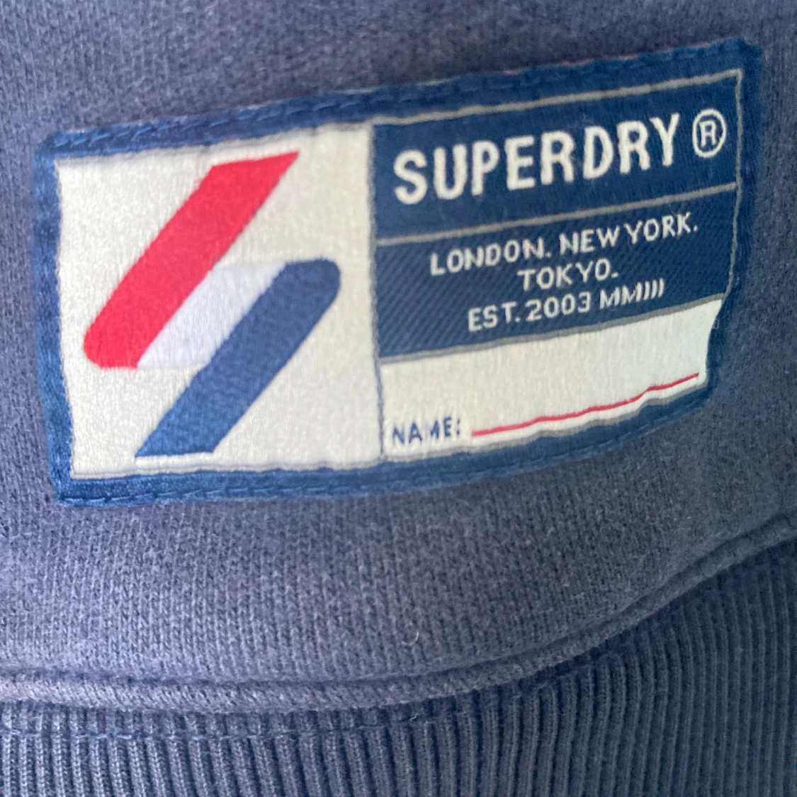 Mörkblå hoodie från Superdry - 4