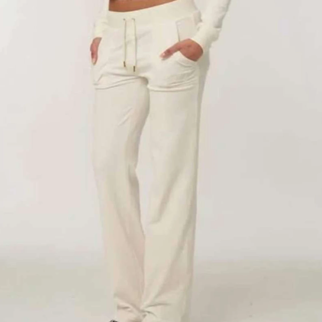 Vita mjukisbyxor juicy couture 