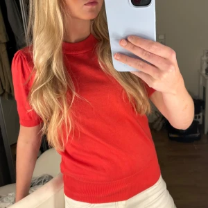 Röd topp från Saint Tropez  - Snygg röd topp från Saint Tropez i storlek XS, helt ny❣️❣️