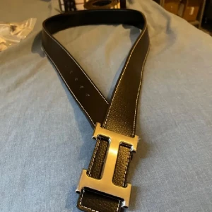 Bälte från väl känt märke - Dm vid intresse