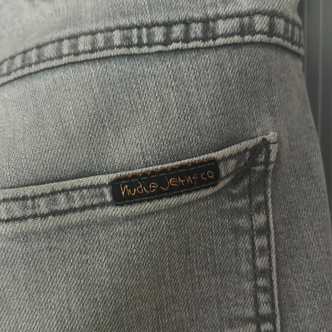 Grå jeans från Nudie Jeans Co - 2