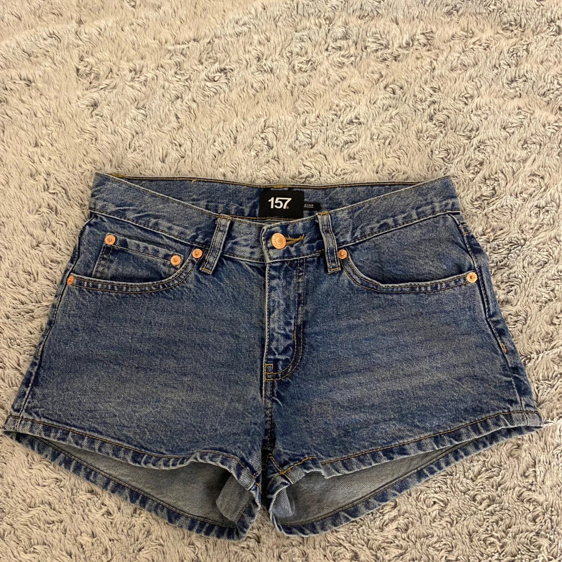 Blå jeansshorts från 157