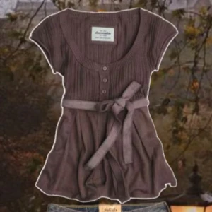 !SÖKER! - om du säljer något av dessa plagg eller liknande kontakta mig! helst ganska billigt!! färg spelar ingen roll. (storlekar : XXS, XS, S, M)