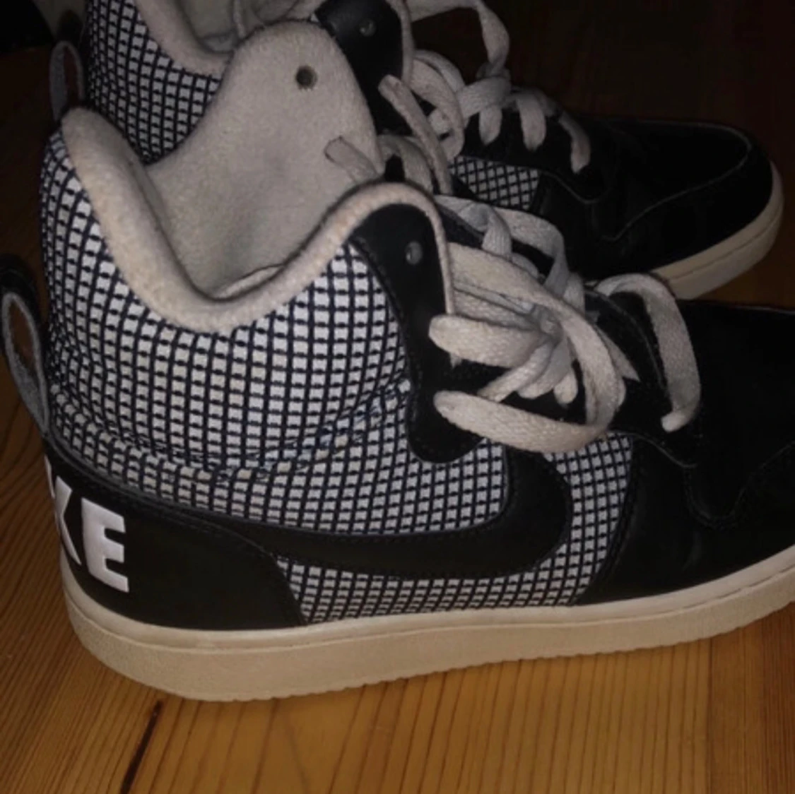 Nike svartvita rutiga sneakers high - 1