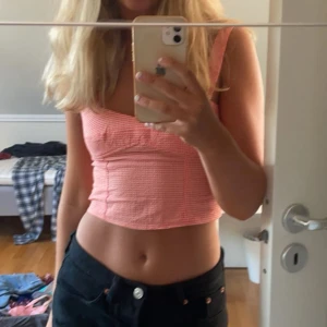 Söt topp - Säljer denna super söta topp från Zara!