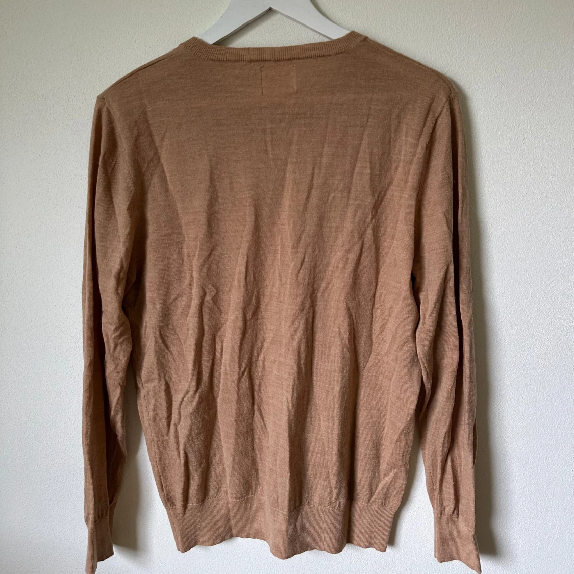 Beige merinoulltröja från A Day's March - 1