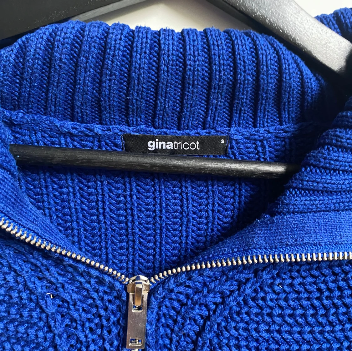 Blå stickad tröja med dragkedja Gina Tricot - 2