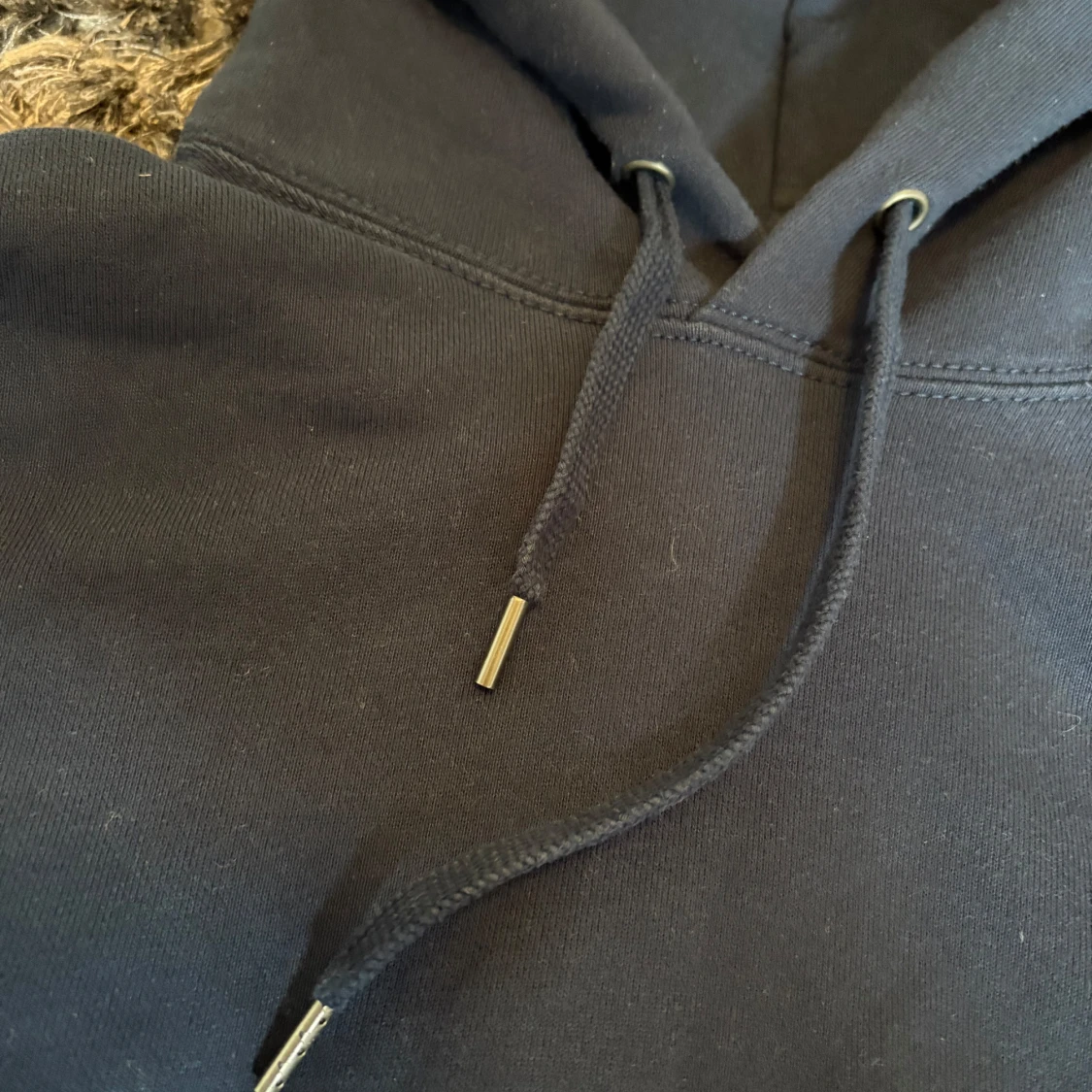 Marinblå hoodie från Uniqlo - 2