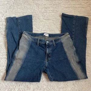 Lowwasit jeans - Säljer dessa lågmidjade jeans ifrån Weekday! Supercoola! Jeansen är i storlek W: 31 L:32!🩷🩷 OBS har lagt upp de så de motsvarar längd 30! Midjemått (höftmått) rakt över: 40 cm, innerbenslängd: 71cm🩷🩷