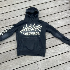 Svart Hellstar records hoodie - Storlek S