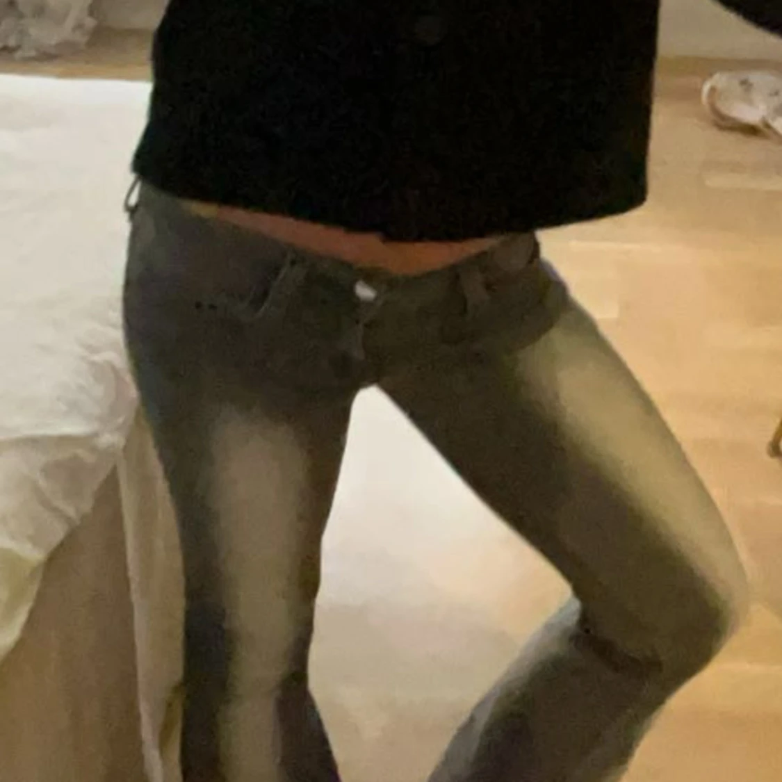 Grå bootcut jeans med låg midja - 1