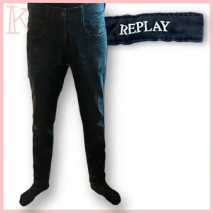 Replay Anbass Jeans 33 - Tvär grisch liten slitning i skrevet men syns en på, skriv om du har några som helst frågor👏