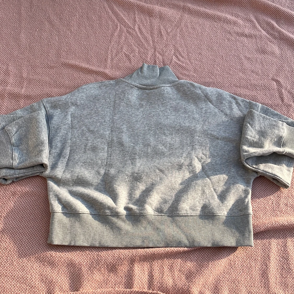 Grå juicy couture tröja.  - 2