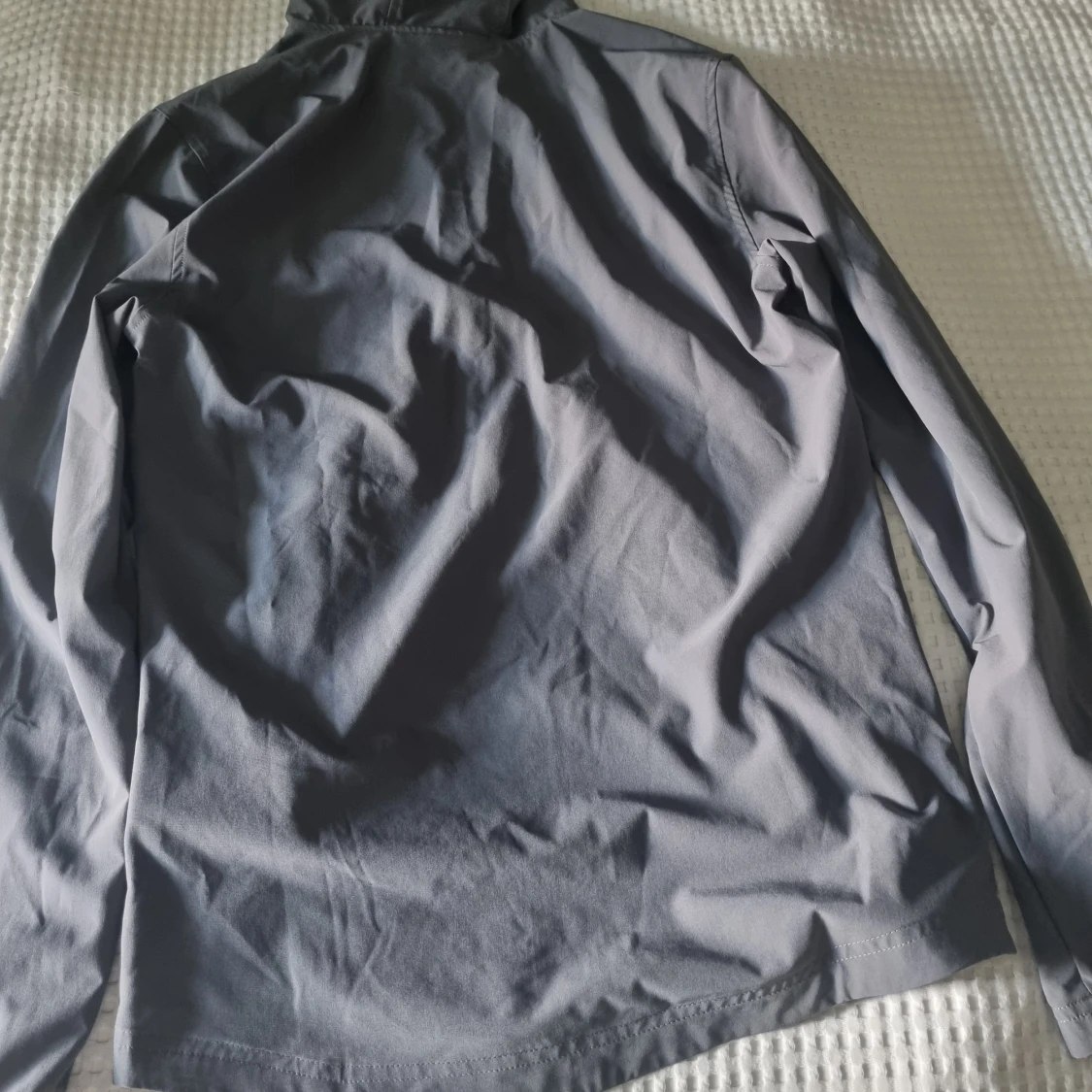 Grå jacka från Under Armour - 2